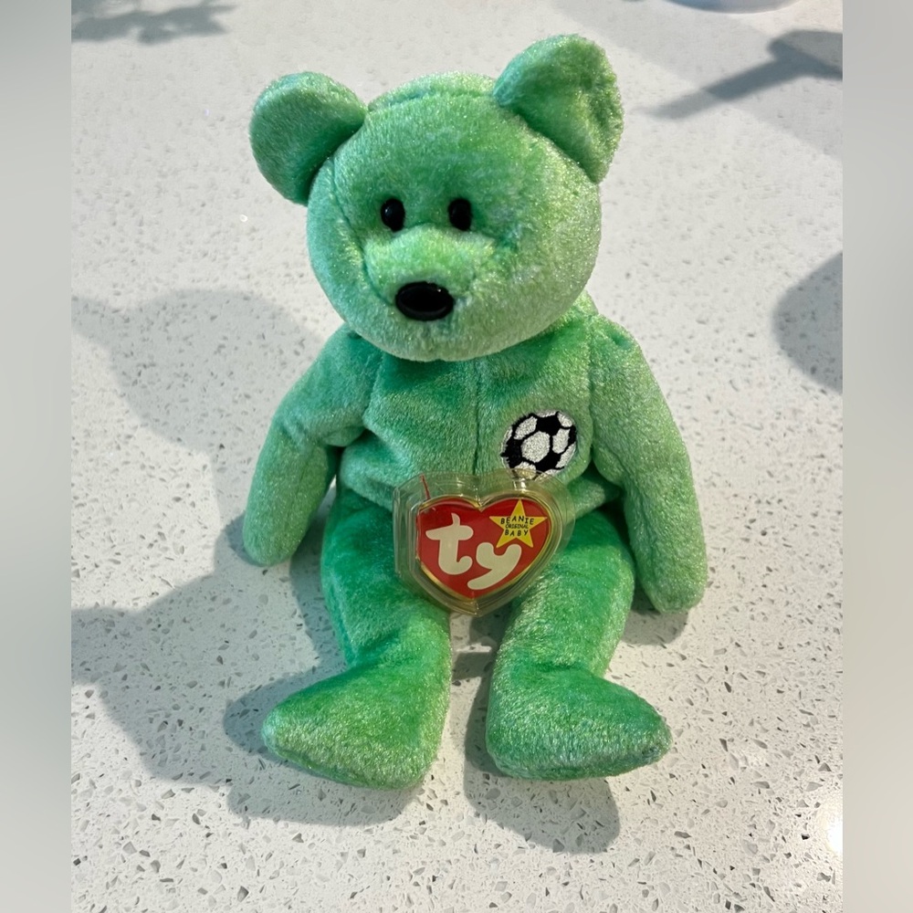 Rare Ty Beanie Baby - 1998 Kicks - The Soccer Bear - with Tag Errors 98/99